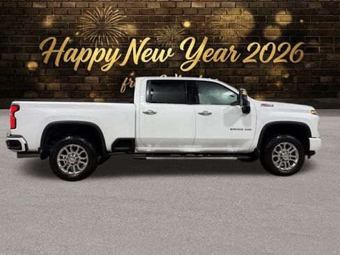 Used 2025 Chevrolet Silverado 2500 LTZ w/ Z71 Chrome Sport Edition image 9