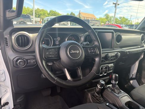 Used 2022 Jeep Wrangler Unlimited Sport AWD/4WD image 14