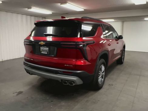 New 2025 Chevrolet Traverse LT image 8