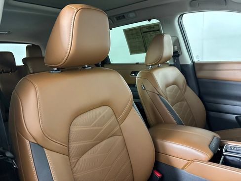 Used 2025 Nissan Pathfinder Platinum w/ Cargo Package FWD image 36