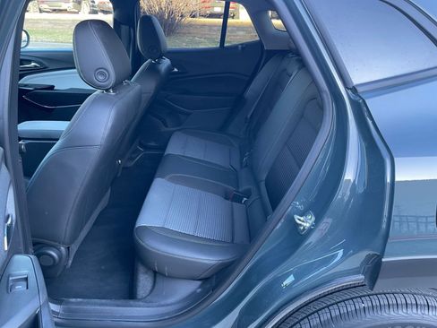 Used 2025 Chevrolet Trax LT image 29