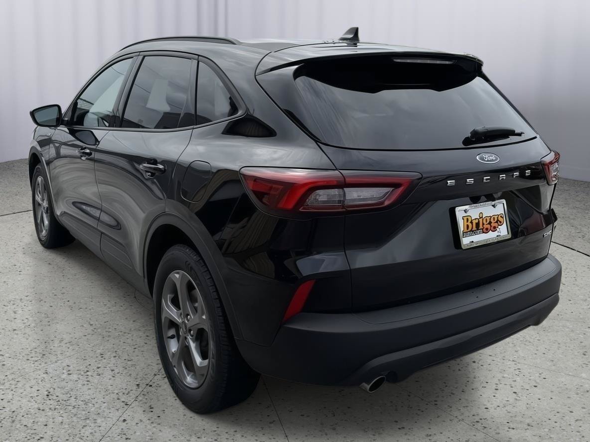 Used 2025 Ford Escape ST-Line AWD/4WD image 3