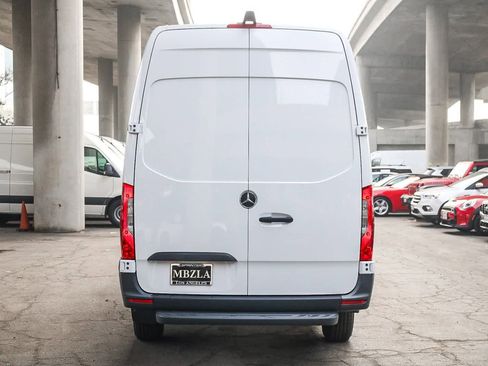 New 2024 Mercedes-Benz eSprinter 170 Cargo image 7
