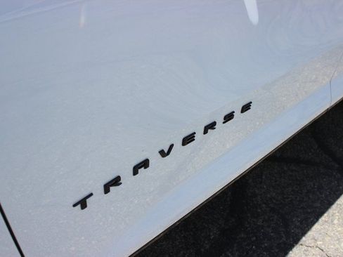 Used 2026 Chevrolet Traverse RS w/ LPO, Floor Liner Package AWD/4WD image 2