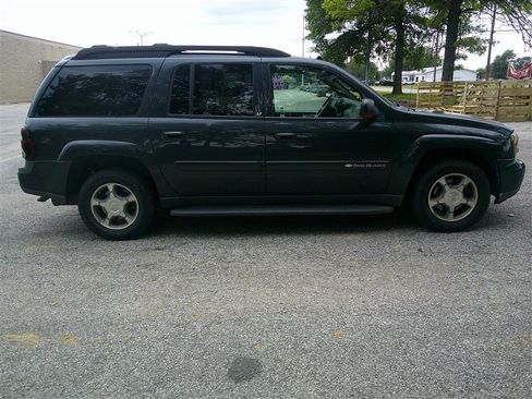 Used 2004 Chevrolet TrailBlazer 4WD w/ LT Preferred Equipment Group image 5