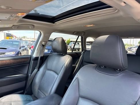Used 2017 Subaru Outback 2.5i Limited w/ Popular Package #5 AWD/4WD image 5
