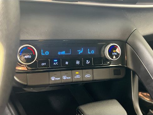 Used 2023 Hyundai Elantra SEL FWD image 15
