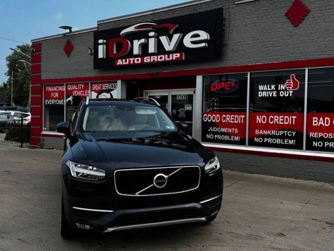 Used 2016 Volvo XC90 T6 Momentum w/ Momentum Plus Package AWD/4WD image 1