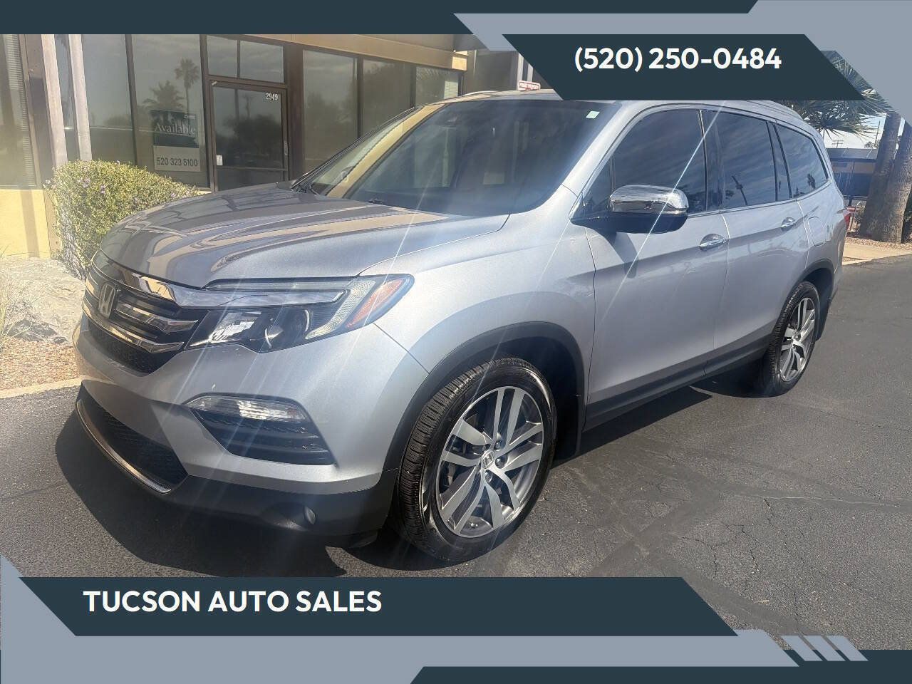 Used 2017 Honda Pilot Touring image 1