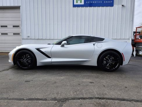 Used 2018 Chevrolet Corvette Stingray Coupe w/ 1LT image 2