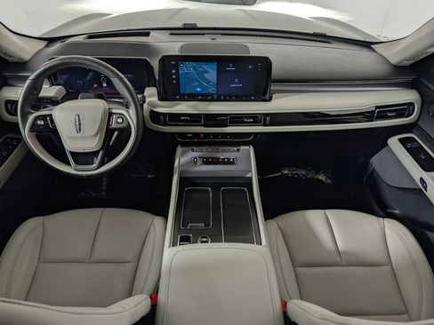Used 2025 Lincoln Aviator AWD w/ Equipment Group 101A image 16