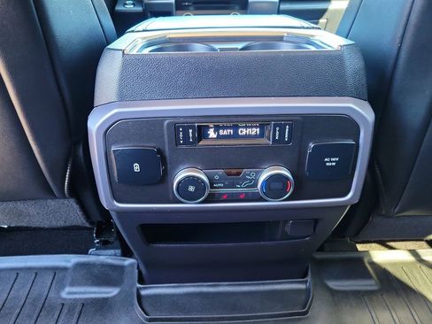 Used 2018 Ford Expedition Platinum image 32