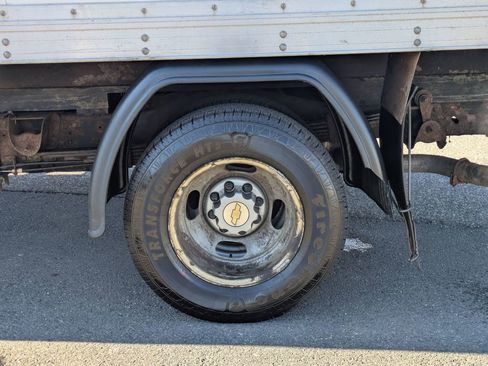 Used 2014 Chevrolet Express 3500 image 17