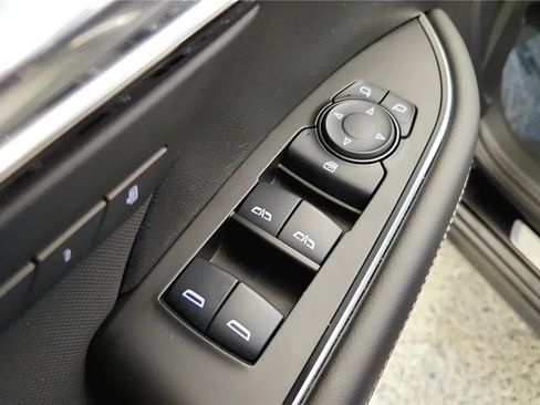 Used 2024 Buick Envision Preferred AWD/4WD image 24
