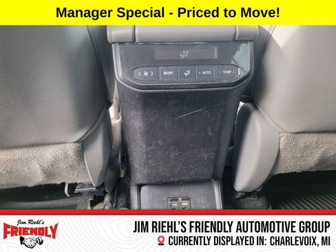 Used 2020 Toyota Highlander XLE AWD/4WD image 33