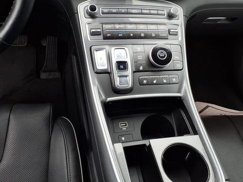 Used 2022 Hyundai Santa Fe Limited w/ Cargo Package FWD image 15