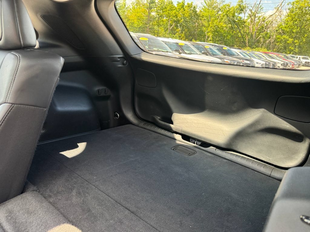 Used 2019 Jeep Cherokee Limited w/ Trailer Tow Group AWD/4WD image 38