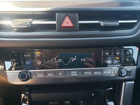 Certified 2024 Kia Seltos SX w/ SX Sunroof Package AWD/4WD image 26