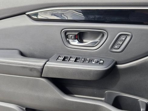 Used 2025 Honda Pilot Touring image 23