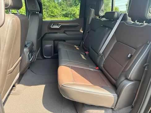 Used 2023 GMC Sierra 1500 Denali w/ Denali Reserve Package AWD/4WD image 13