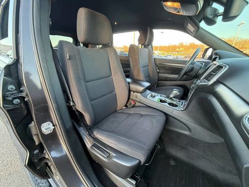 Used 2018 Jeep Grand Cherokee Laredo image 15