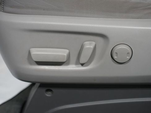 Used 2017 Toyota Sienna XLE image 34