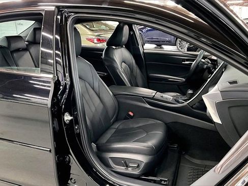 Used 2021 Toyota Avalon XLE w/ Moonroof Package image 29