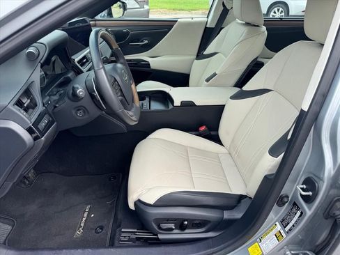 Used 2024 Lexus ES 300h Ultra Luxury w/ Accessory Package (Z1) FWD image 9
