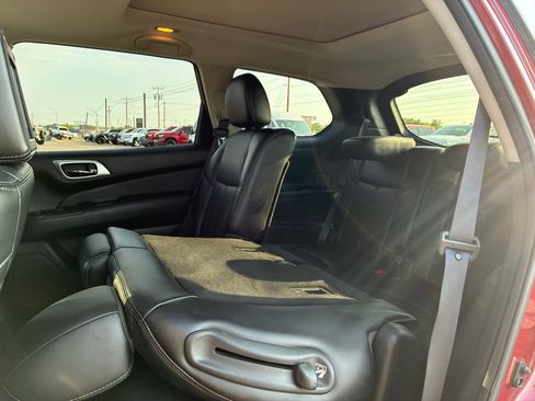 Used 2018 Nissan Pathfinder Platinum AWD/4WD image 10