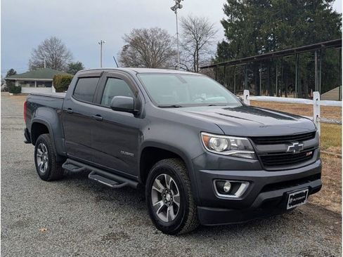 Used 2016 Chevrolet Colorado Z71 w/ LPO, Gearon Divider Package image 3