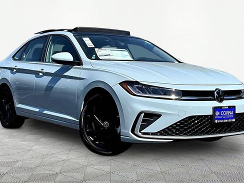 New 2026 Volkswagen Jetta SE FWD image 1
