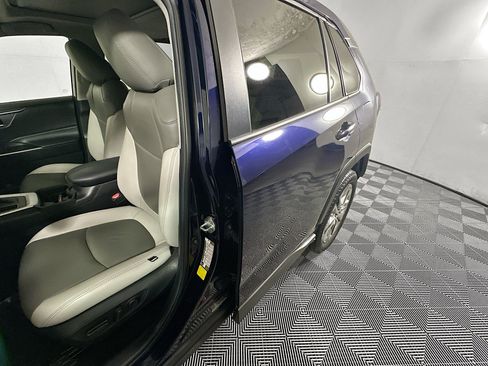 Used 2021 Toyota RAV4 XLE Premium FWD image 12