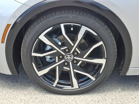 New 2026 Toyota Prius Plug-In Hybrid FWD image 7
