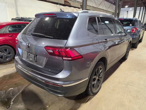 Used 2024 Volkswagen Tiguan SE FWD image 2