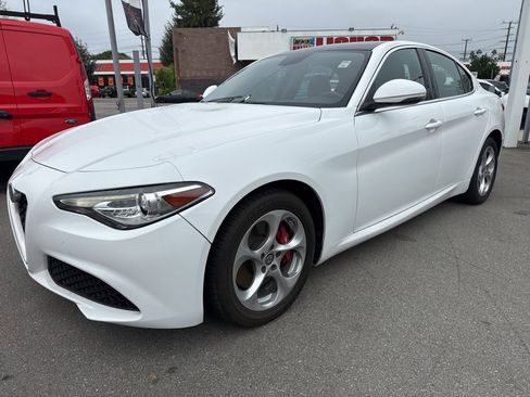 Used 2019 Alfa Romeo Giulia Sprint w/ Cold Weather Package image 2