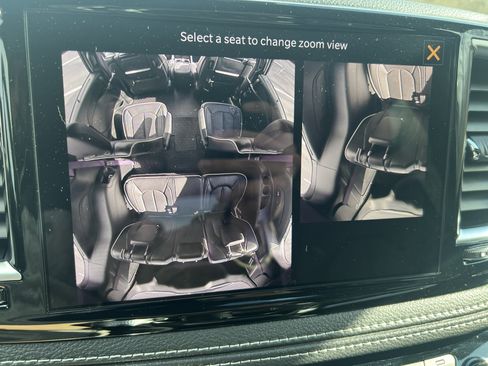 Used 2023 Chrysler Pacifica Limited w/ Uconnect Theater Family Group image 20