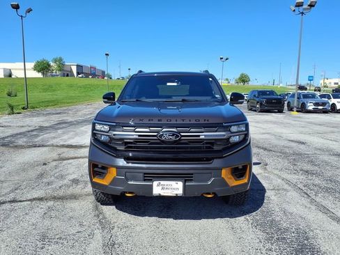 Used 2025 Ford Expedition Tremor AWD/4WD image 42