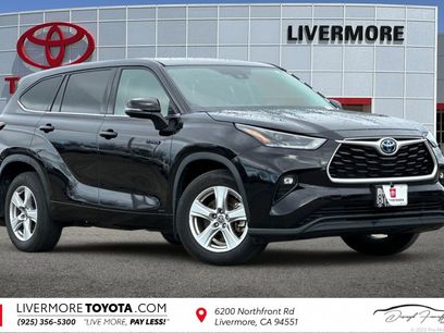 Used 2021 Toyota Highlander LE