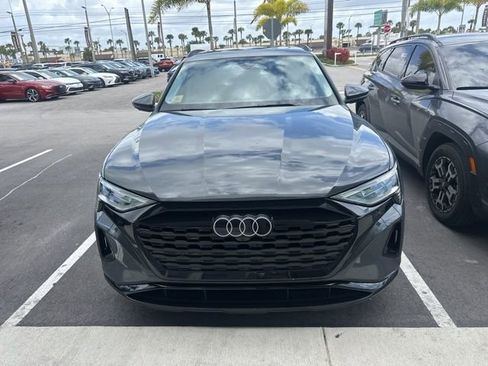 Used 2024 Audi Q8 e-tron Prestige w/ Prestige Package image 3