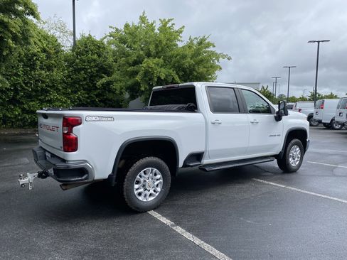 Used 2021 Chevrolet Silverado 2500 LT w/ Convenience Package AWD/4WD image 9