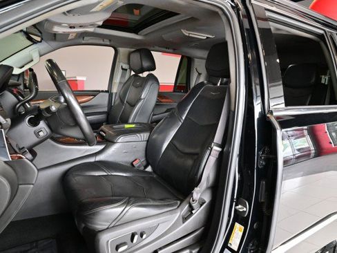 Used 2015 Cadillac Escalade Luxury AWD/4WD image 15