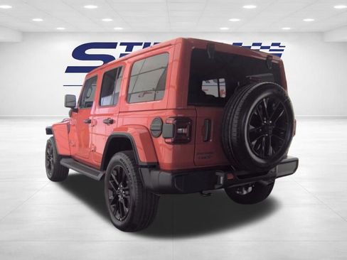 Used 2025 Jeep Wrangler Unlimited Sahara image 8