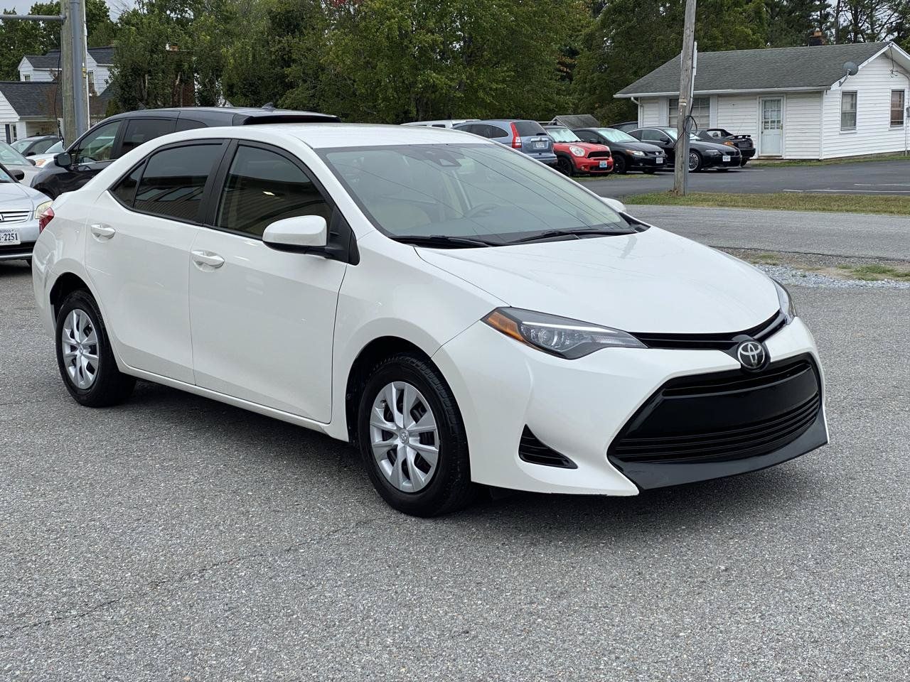 Used 2018 Toyota Corolla LE FWD image 4