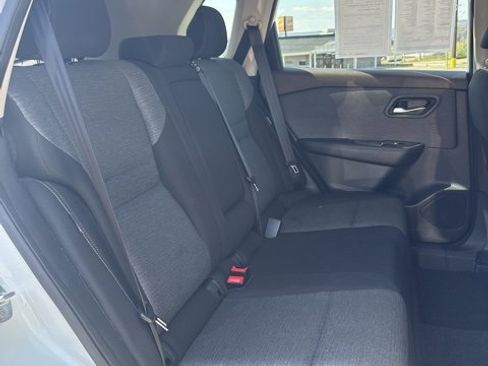 Certified 2022 Nissan Rogue SV image 16