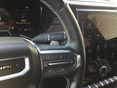 Used 2024 GMC Acadia Denali w/ Super Cruise Package image 15