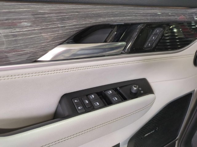Used 2022 Jeep Wagoneer Series III AWD/4WD image 15