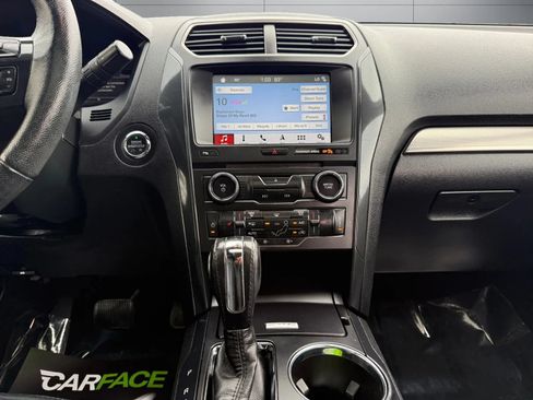 Used 2018 Ford Explorer XLT w/ Equipment Group 202A AWD/4WD image 27