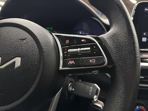 Used 2023 Kia Forte LXS w/ LXS Technology Package image 11