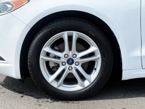 Used 2018 Ford Fusion SE w/ Equipment Group 602A FWD image 10