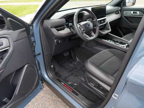 Used 2025 Ford Explorer ST AWD/4WD image 15